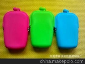 【硅膠化妝包(中號) 硅膠手機零錢包 廠家直供 專業(yè)生產訂做錢包】價格,廠家,圖片,化妝包、化妝箱、梳妝盒,東莞市高埗俊凱塑膠制品廠-